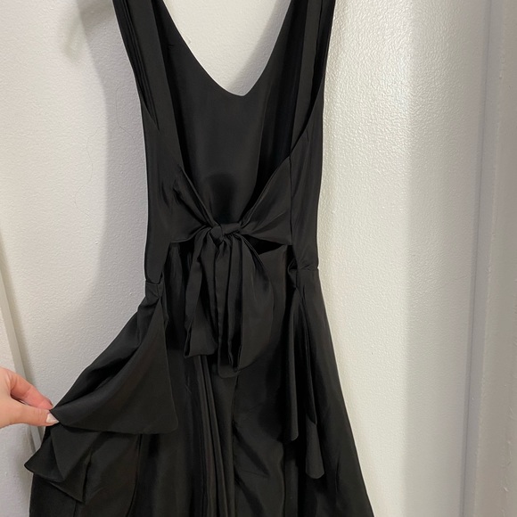 Little black dress backless tie back flowy - Picture 6 of 9